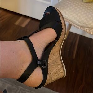 Susina Black Wedge Sandals